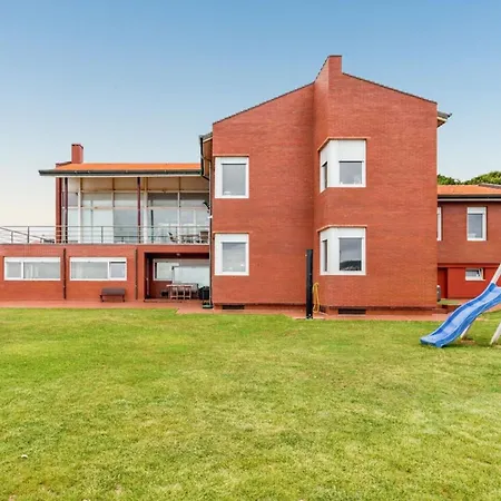 Feriehus Spacious House With Sea View In + Jacuzzi Liencres