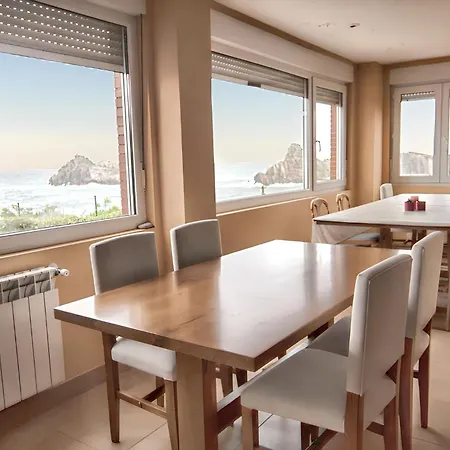 Spacious House With Sea View In + Jacuzzi 林克勒斯