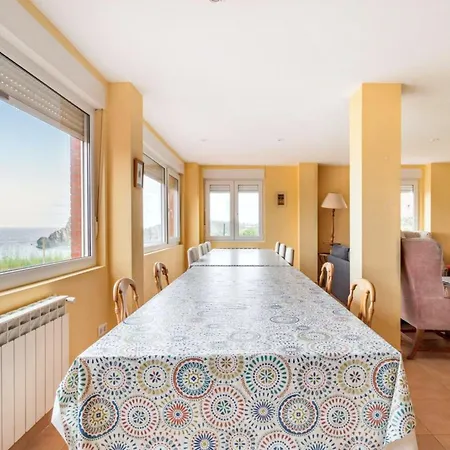 Spacious House With Sea View In + Jacuzzi 度假居