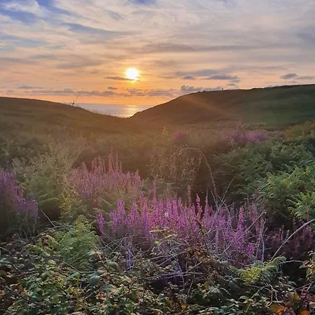 Spacious House With Sea View In + Jacuzzi Prázdninový dům *