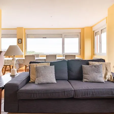 Spacious House With Sea View In + Jacuzzi