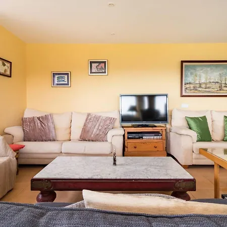 Spacious House With Sea View In + Jacuzzi 林克勒斯