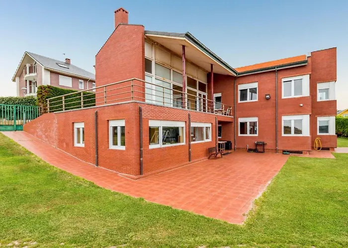 Spacious House With Sea View In + Jacuzzi Prázdninový dům *