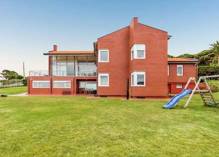 Prázdninový dům Spacious House With Sea View In + Jacuzzi Liencres