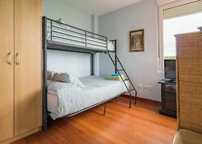 Prázdninový dům Spacious House With Sea View In + Jacuzzi Liencres