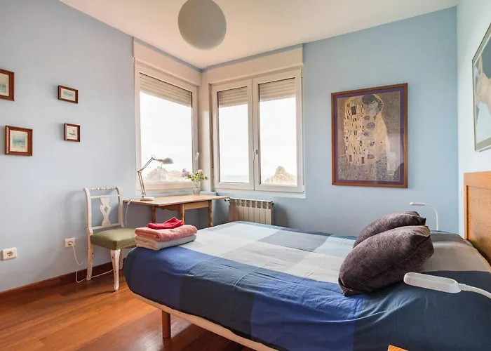 Spacious House With Sea View In + Jacuzzi 度假居