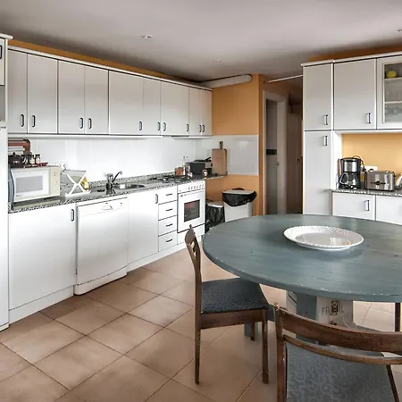 Spacious House With Sea View In + Jacuzzi Holiday home