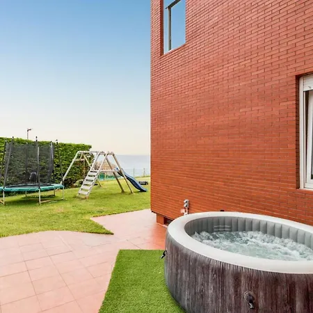 Holiday home Spacious House With Sea View In + Jacuzzi
