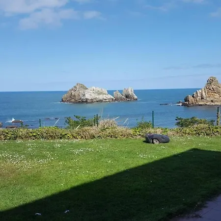 Holiday home Spacious House With Sea View In + Jacuzzi