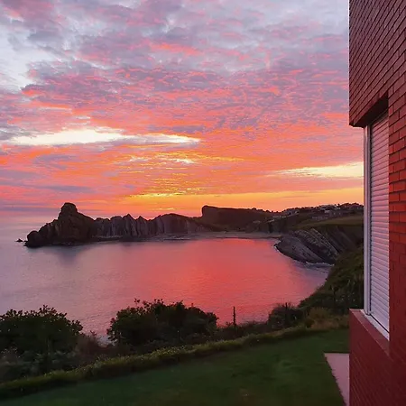 Spacious House With Sea View In + Jacuzzi Holiday home Liencres