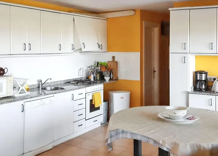 Holiday home Spacious House With Sea View In + Jacuzzi