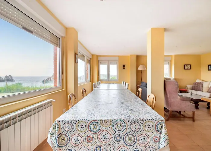 Spacious House With Sea View In + Jacuzzi Holiday home