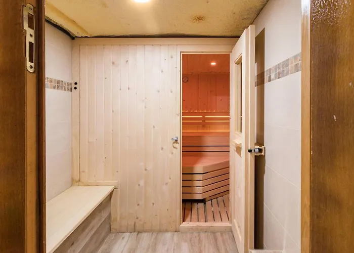 Spacious House With Sea View In + Jacuzzi *