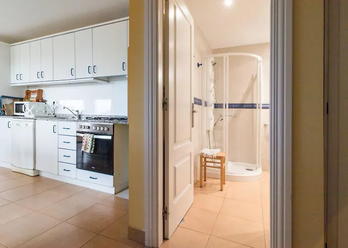 Spacious House With Sea View In + Jacuzzi